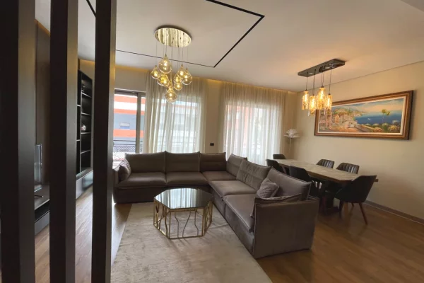 Shtepi ne shitje Apartament ne Tirane, 2+1, Mobilimi E mobiluar, Pagesa 1,000  Euro.