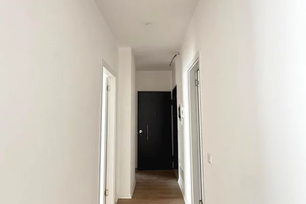 Shtepi ne shitje Apartament ne Tirane, 2+1, Mobilimi Bosh, pa mobiluar, Pagesa 214,000  Euro.