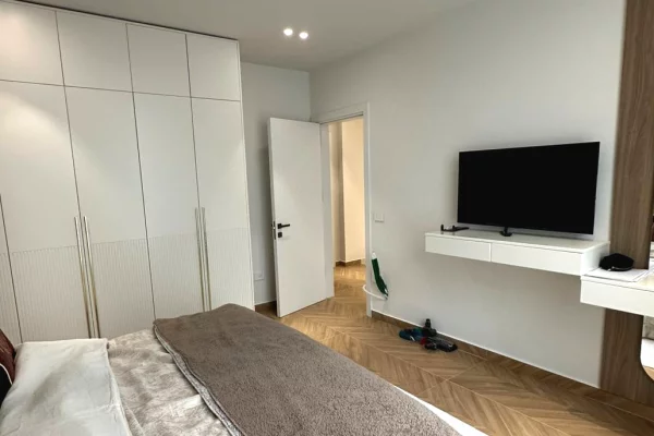 Shtepi me qera Vila Luksoze ne Tirane, 4+1, Mobilimi E mobiluar, Pagesa 2,800  Euro.