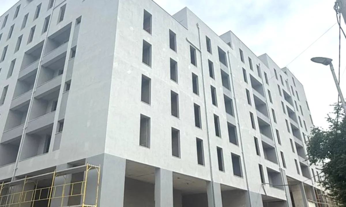 Shtepi ne shitje Apartament ne Tirane, 2+1, Mobilimi Bosh, pa mobiluar, Pagesa 165,000  Euro.