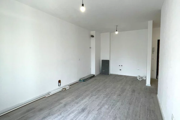 Shtepi ne shitje Apartament ne Tirane, 2+1, Mobilimi Bosh, pa mobiluar, Pagesa 178,000  Euro.