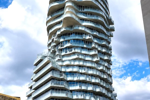 Shtepi ne shitje Apartament ne Tirane, 1+1, Mobilimi Bosh, pa mobiluar, Pagesa 475,840  Euro.