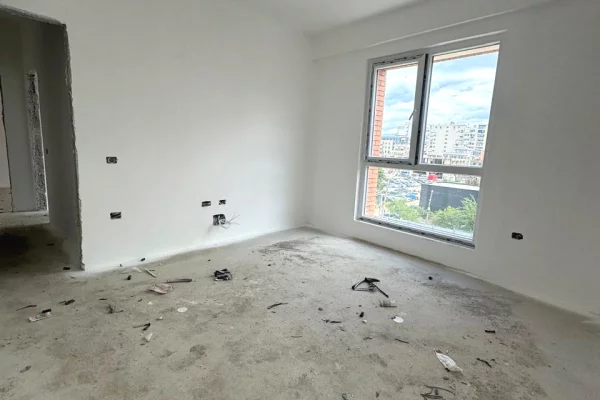Shtepi ne shitje Apartament ne Tirane, 1+1, Mobilimi Bosh, pa mobiluar, Pagesa 92,500  Euro.