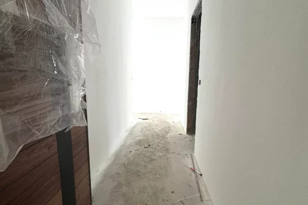 Shtepi ne shitje Apartament ne Tirane, 1+1, Mobilimi Bosh, pa mobiluar, Pagesa 100,500  Euro.