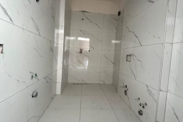 Shtepi ne shitje Apartament ne Tirane, 1+1, Mobilimi Bosh, pa mobiluar, Pagesa 100,500  Euro.