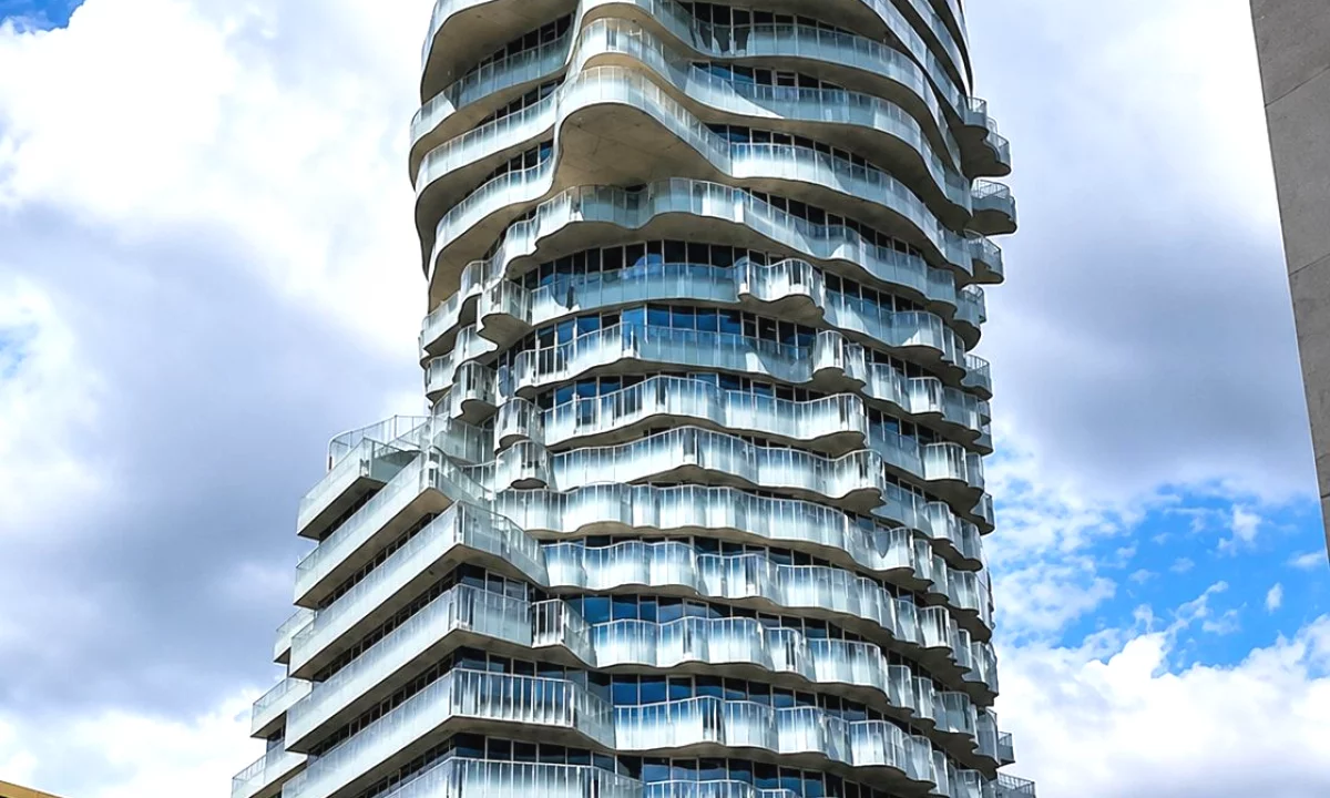 Shtepi ne shitje Apartament ne Tirane, 1+1, Mobilimi Bosh, pa mobiluar, Pagesa 499,600  Euro.