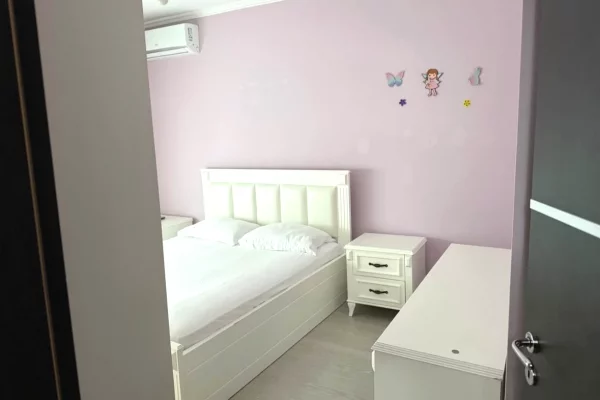 Shtepi me qera 2+1 ne Tirane - 75,000 Leke