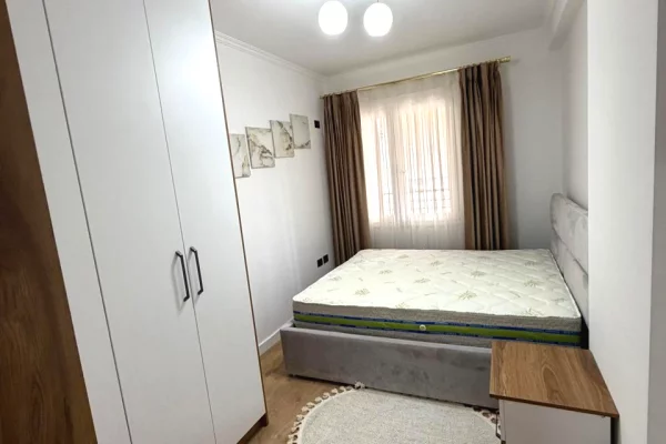 Shtepi ne shitje Apartament ne Tirane, 1+1, Mobilimi E mobiluar, Pagesa 11,800,000  Leke.