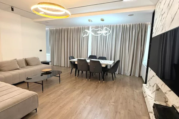 Shtepi me qera 2+1 ne Tirane - 1,350 Euro