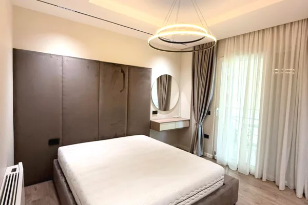 Shtepi me qera Apartament ne Tirane, 2+1, Mobilimi E mobiluar, Pagesa 1,350  Euro.