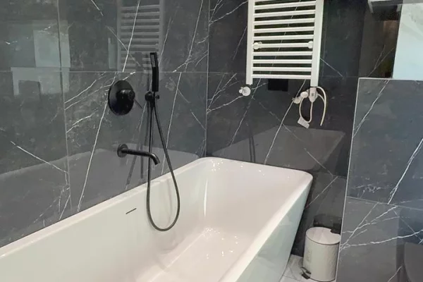 Shtepi me qera Apartament ne Tirane, 2+1, Mobilimi E mobiluar, Pagesa 1,350  Euro.