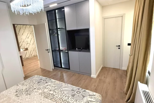 Shtepi me qera Apartament ne Tirane, 2+1, Mobilimi E mobiluar, Pagesa 1,350  Euro.