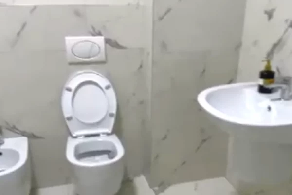 Shtepi ne shitje Apartament ne Tirane, 2+1, Mobilimi Bosh, pa mobiluar, Pagesa 220,000  Euro.