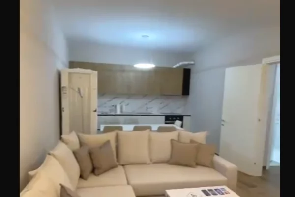 Shtepi ne shitje Apartament ne Tirane, 2+1, Mobilimi Bosh, pa mobiluar, Pagesa 220,000  Euro.