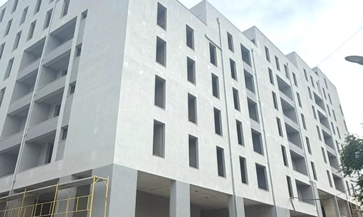 Shtepi ne shitje Apartament ne Tirane, 1+1, Mobilimi Bosh, pa mobiluar, Pagesa 132,000  Euro.