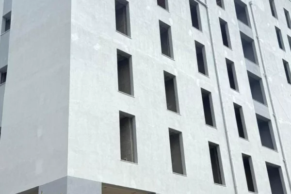 Shtepi ne shitje Apartament ne Tirane, 1+1, Mobilimi Bosh, pa mobiluar, Pagesa 132,000  Euro.