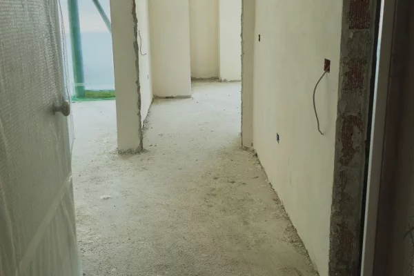 Shtepi ne shitje Apartament ne Tirane, 2+1, Mobilimi Bosh, pa mobiluar, Pagesa 240,000  Euro.