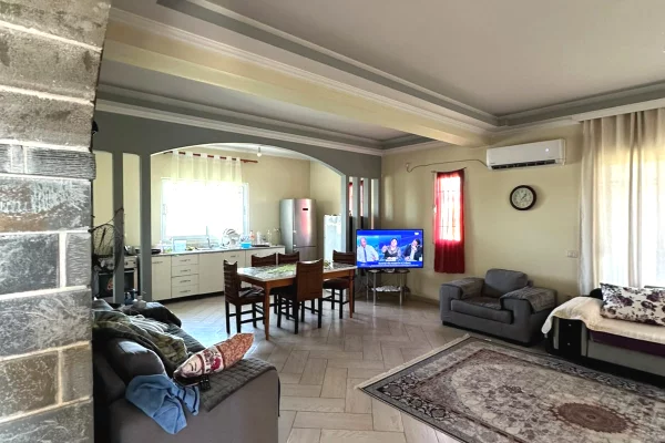 Shtepi ne shitje Vila Luksoze ne Tirane, 4+1, Mobilimi E mobiluar, Pagesa 280,000  Euro.