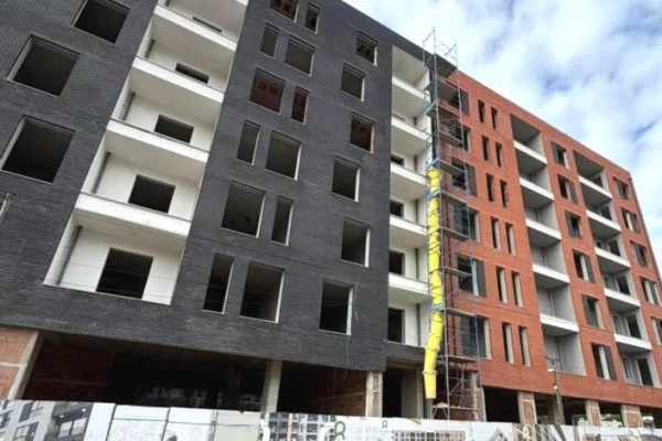 Shtepi ne shitje Apartament ne Tirane, 2+1, Mobilimi Bosh, pa mobiluar, Pagesa 127,200  Euro.