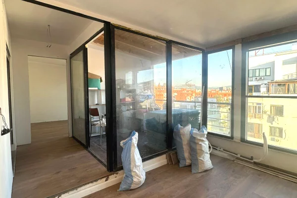 Shtepi ne shitje Apartament ne Tirane, 2+1, Mobilimi Bosh, pa mobiluar, Pagesa 290,000  Euro.