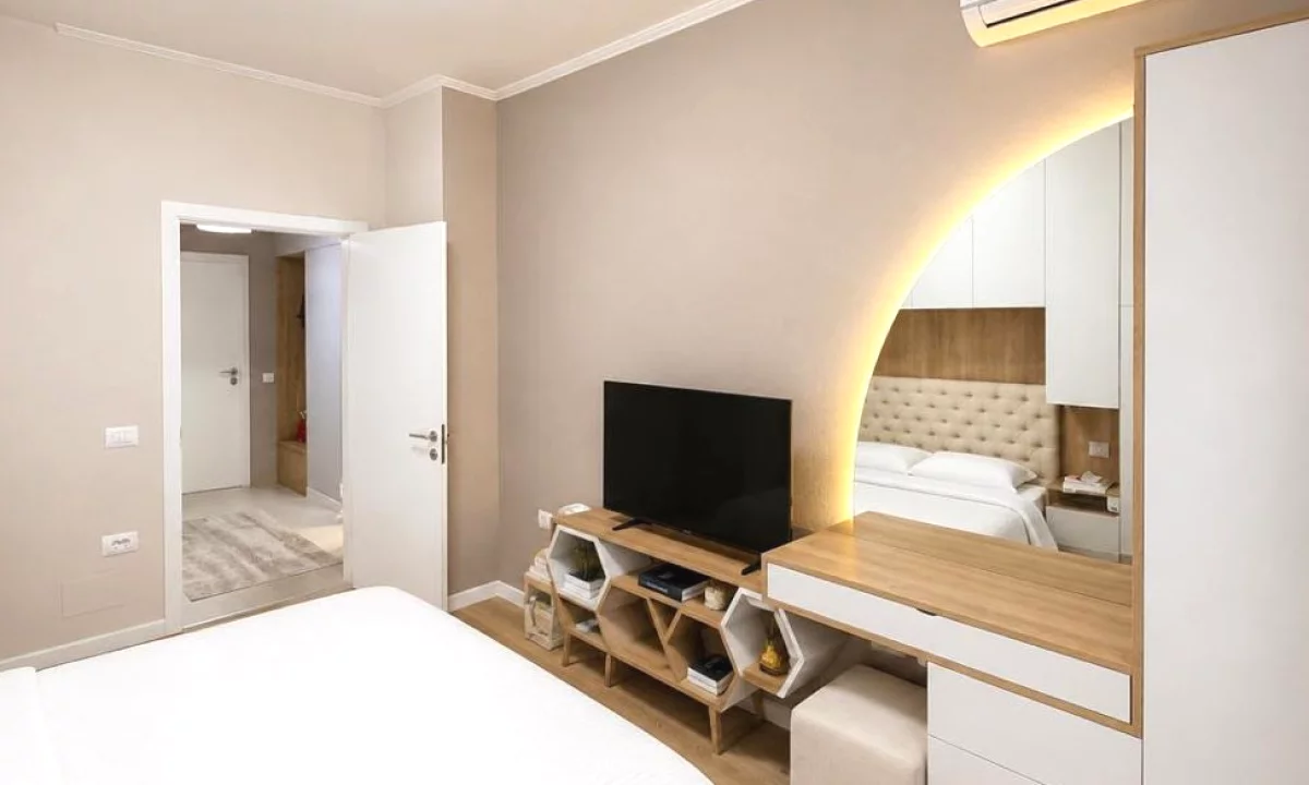 Shtepi me qera Apartament ne Tirane, 1+1, Mobilimi Bosh, pa mobiluar, Pagesa 1,200  Euro.