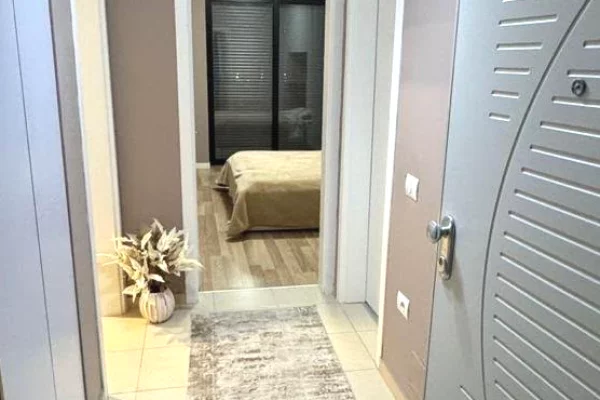Shtepi me qera Apartament ne Tirane, 1+1, Mobilimi Bosh, pa mobiluar, Pagesa 1,200  Euro.