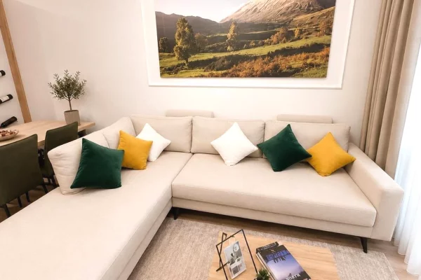 Shtepi me qera Apartament ne Tirane, 1+1, Mobilimi Bosh, pa mobiluar, Pagesa 1,200  Euro.