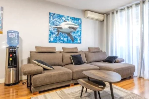 Shtepi me qera 2+1 ne Tirane - 1,000 Euro