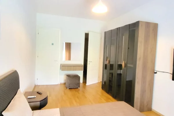 Shtepi me qera Apartament ne Tirane, 2+1, Mobilimi E mobiluar, Pagesa 1,100  Euro.