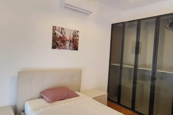 Shtepi me qera Apartament ne Tirane, 2+1, Mobilimi E mobiluar, Pagesa 1,100  Euro.