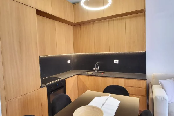 Shtepi me qera Apartament ne Tirane, 2+1, Mobilimi E mobiluar, Pagesa 1,100  Euro.