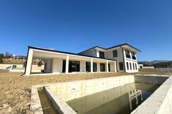Shtepi ne shitje 5+1 ne Tirane - 2,500,000 Euro