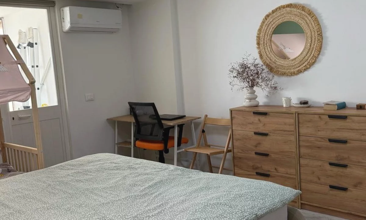 Shtepi ne shitje Apartament ne Durres, 2+1, Mobilimi E mobiluar, Pagesa 145,000  Euro.