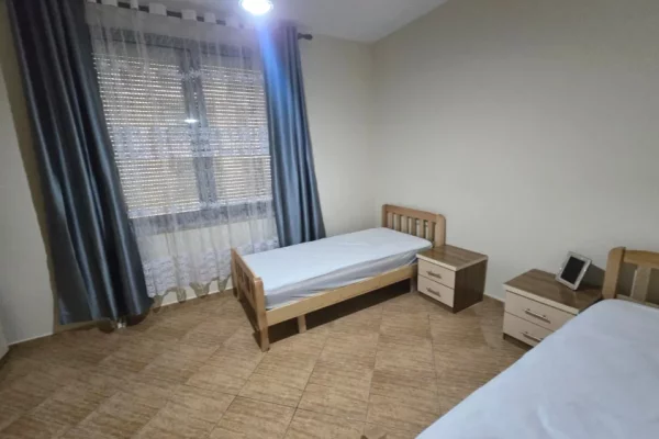 Shtepi me qera Apartament ne Tirane, 2+1, Mobilimi E mobiluar, Pagesa 80,000  Leke.