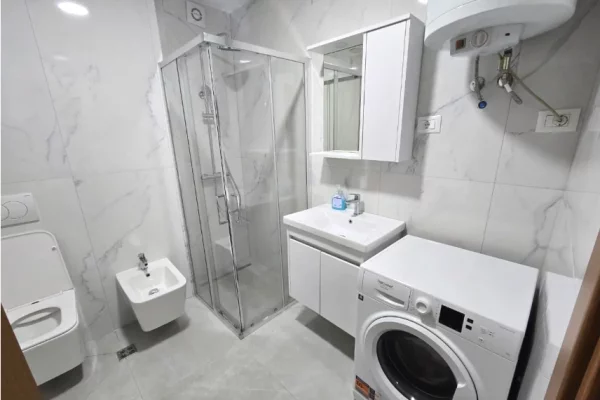Shtepi me qera Apartament ne Tirane, 2+1, Mobilimi E mobiluar, Pagesa 80,000  Leke.