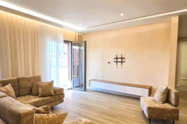 Shtepi me qera Apartament ne Tirane, 2+1, Mobilimi E mobiluar, Pagesa 1,300  Euro.