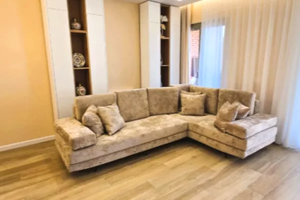 Shtepi me qera Apartament ne Tirane, 2+1, Mobilimi E mobiluar, Pagesa 1,300  Euro.