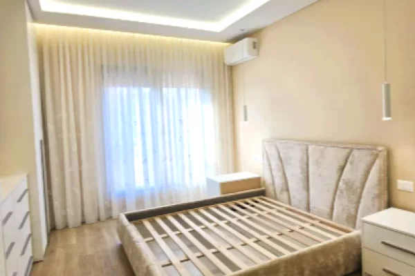 Shtepi me qera Apartament ne Tirane, 2+1, Mobilimi E mobiluar, Pagesa 1,300  Euro.