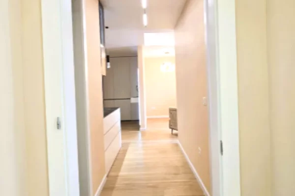 Shtepi me qera 2+1 ne Tirane - 1,300 Euro