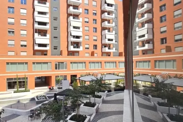 Ambient biznesi me qera 3+1 ne Tirane - 16,490 Euro