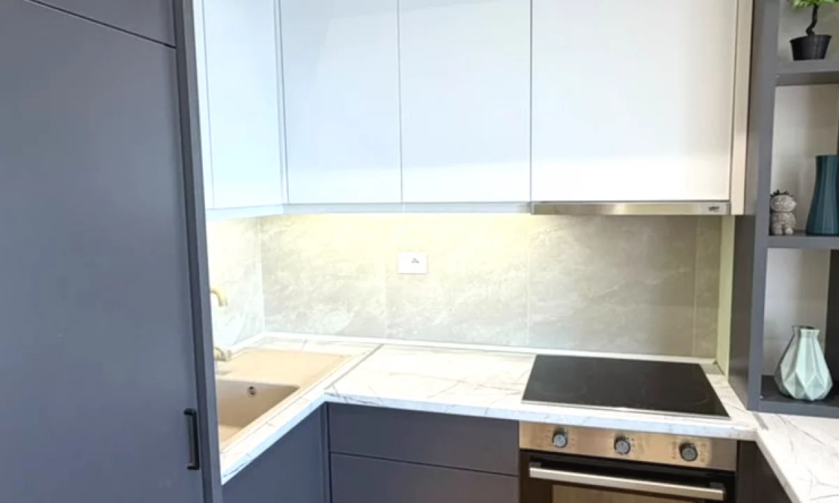 Shtepi ne shitje Apartament ne Tirane, 2+1, Mobilimi Pjeserisht e mobiluar, Pagesa 225,000  Euro.