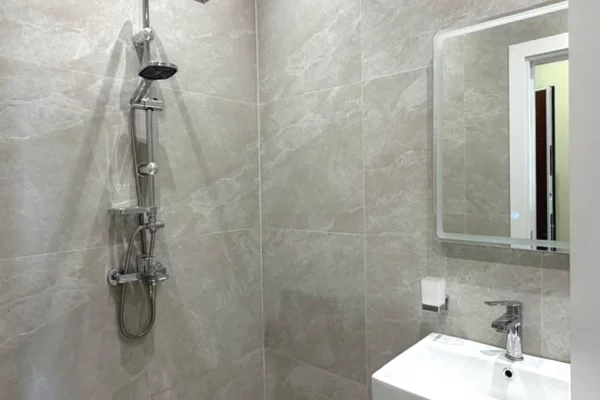 Shtepi ne shitje Apartament ne Tirane, 2+1, Mobilimi Pjeserisht e mobiluar, Pagesa 225,000  Euro.
