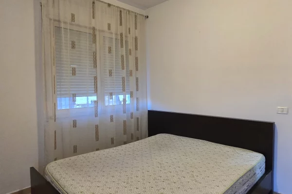 Shtepi ne shitje Apartament ne Tirane, 2+1, Mobilimi Bosh, pa mobiluar, Pagesa 160,000  Euro.