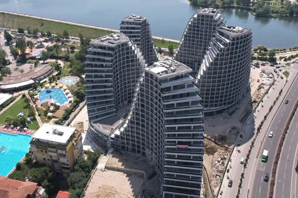 Ambient biznesi me qera 3+1 ne Tirane - 1,200 Euro