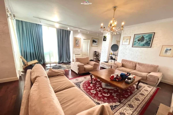 Casa in vendita Appartamento a Tirana, 3+1, Ambiente Arredato, Pagamento 630,000  Euro.