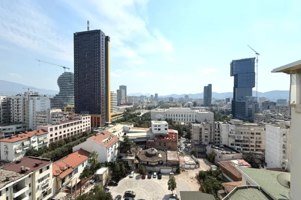 Casa in vendita Appartamento a Tirana, 3+1, Ambiente Arredato, Pagamento 630,000  Euro.