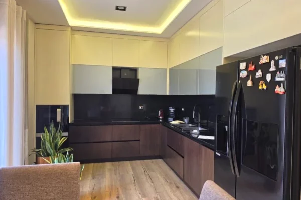 Shtepi ne shitje Apartament ne Tirane, 4+1, Mobilimi E mobiluar, Pagesa 870,000  Euro.