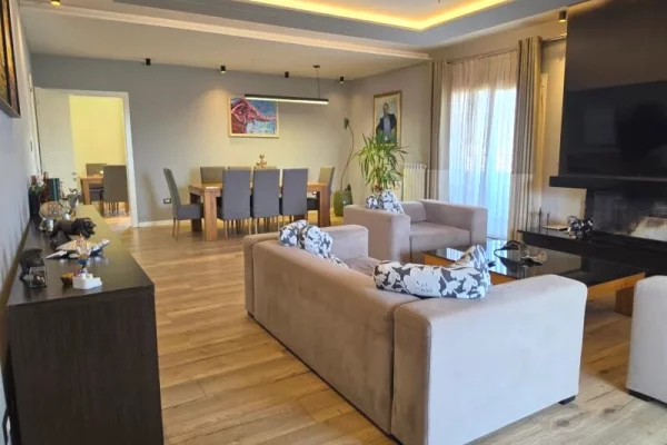 Shtepi ne shitje Apartament ne Tirane, 4+1, Mobilimi E mobiluar, Pagesa 870,000  Euro.