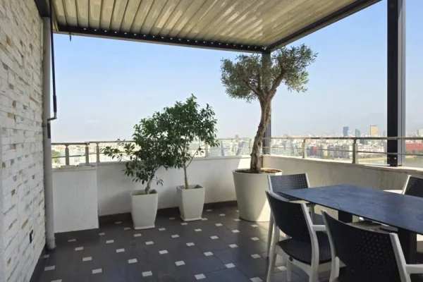Shtepi ne shitje Apartament ne Tirane, 4+1, Mobilimi E mobiluar, Pagesa 870,000  Euro.