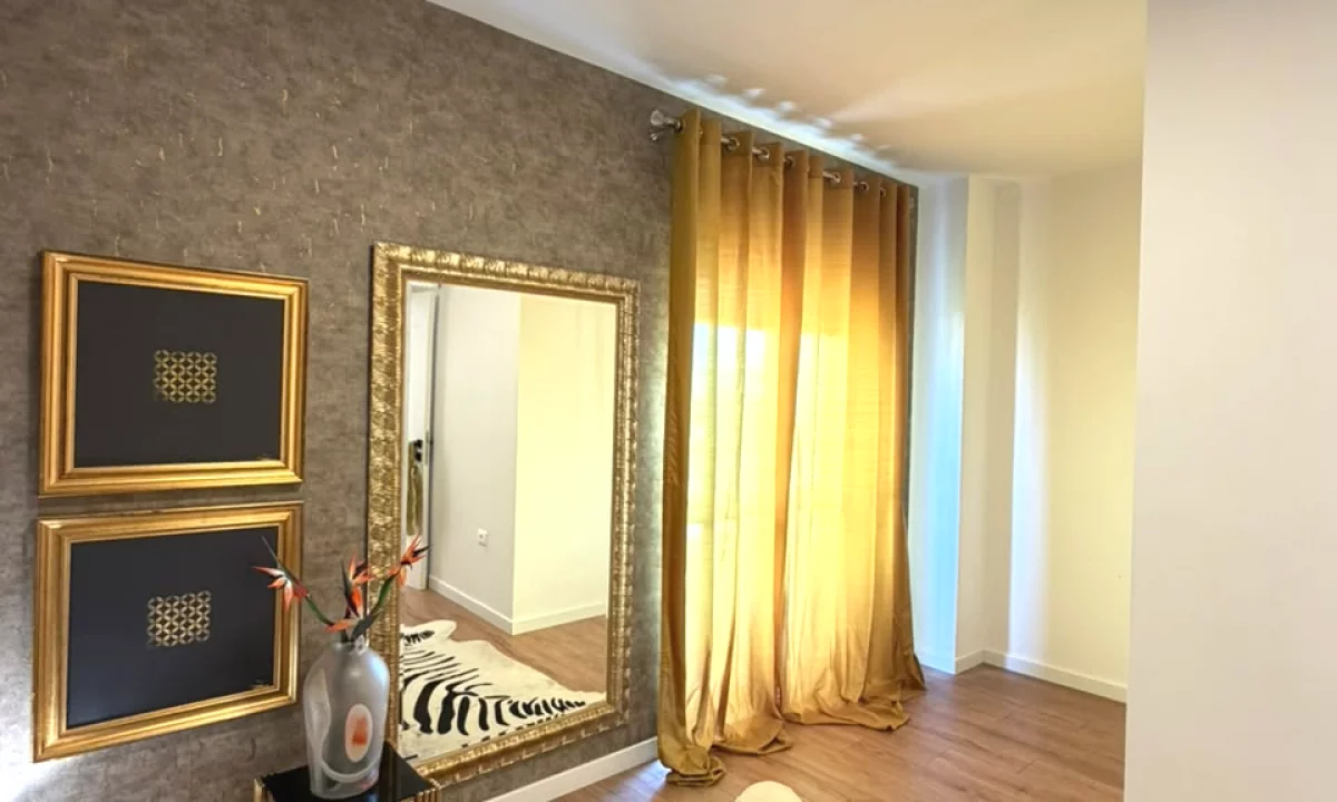 Casa in vendita Appartamento a Tirana, 2+1, Ambiente Arredato, Pagamento 260,000  Euro.